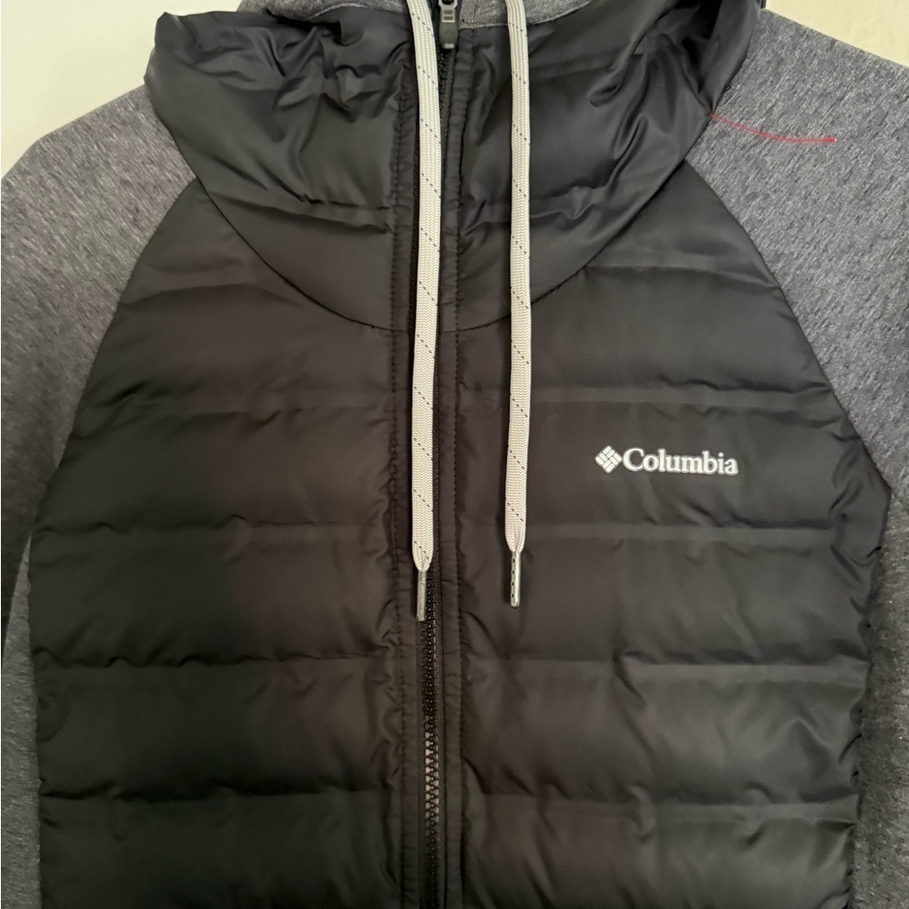 Columbia Women's Two-Tone Hooded Puffer Jacket - Picture 4 of 5